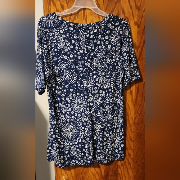 Top - Picture 2 of 3